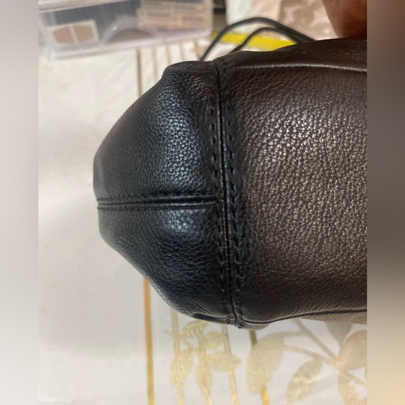 COACH LEXY BLACK PEBBLED LEATHER LARGE CHOULDER BAG - Picture 5 of 11